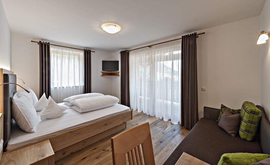 Hotel Pfandleralm San Martino In Passiria  Room photo